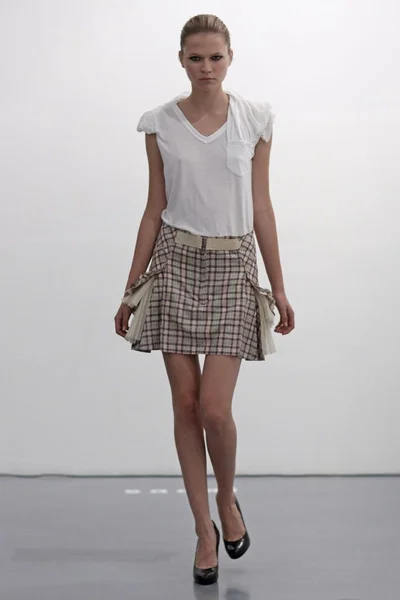 Look 3